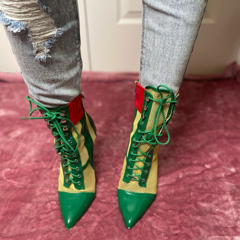 Mackin J Ankle High Pointed Toe Heel Boots ✨